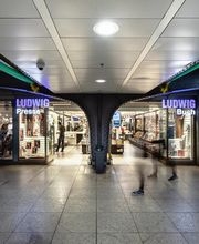 Ludwig Internationale Presse Köln Hbf.