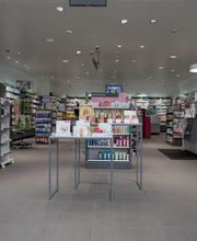 innenraum-amavita-apotheke-flüela