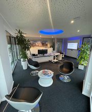 Wartebereich - AXA Versicherung Hoppe & Waskewitz oHG- Kfz Versicherung in Rostock