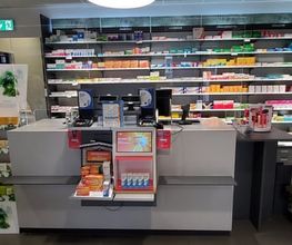 kassierer-schalter-amavita-apotheke-erlibacher-märt