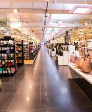 MUECKE Fürth im Hornschuch Center Taschen & Accessoires