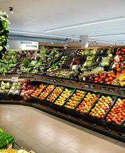 Obst & Gemüse
Erhalten Sie regionales Obst und Gemüse, in hoher Qualität und stets frisch! Sie finden bei uns sowohl exotische Früchte als auch Bioprodukte. Probieren Sie sich durch unser saisonal wechselndes Sortiment.