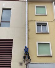 Acro Trad image 8