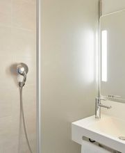 B&B HOTEL Paris Romainville Noisy-Le-Sec image 6