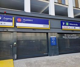 Parkhaus Ritterstraße Bielefeld Automatisch öffnendes Einfahrtsrolltor