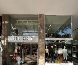 GUESS imagen 1