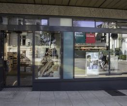 fenêtre-pharmacie-amavita-place-claparède