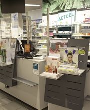 caissier-de-la-pharmacie-amavita-croix-blanche