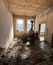 Nachgründung im Bestand in Hoya
Mittels Kleinbohrgerät wurden hier GEWI-Pfähle zur Neugründung innerhalb des Gebäudes realisiert.