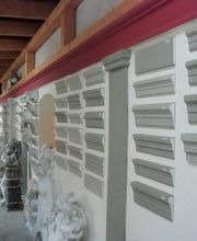 Fassadenstuck Profile auf Basis von Styropor mit harter zementärer, gewebearmierter Oberfläche, Dazu Säulen und Ständer Haldsäulen Verkleidungen für den Aussenbereich.