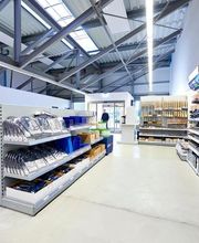 Standortbild Innenraum Lager MEGA eG Husum, Großhandel für Maler, Bodenleger und Stuckateure