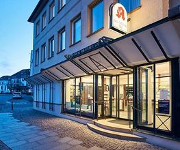 Aussenansicht der Apotheke am Kölner Tor