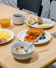 B&B HOTEL Valenciennes Sud image 8