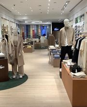 Overall View - In-Store