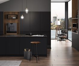 S22_SENSE_Schwarz_Eiche Braun_483.jpg