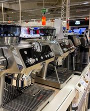 Une machine expresso broyeur, permet de déguster à chaque tasse du café en grain fraîchement moulu