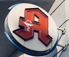 Aussenansicht der Einhorn-Rats-Apotheke
