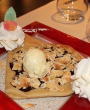 La Dentelliere image 2