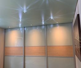 Schlafzimmer und Spanndecke mit Sternenhimmel
