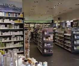 Pharmacie-Amavita-Cardinaux-intérieur