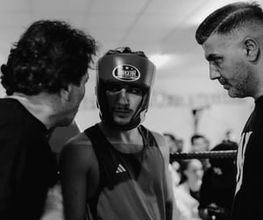 Persönliche Betreuung und individuelle Förderung im Kampfsporttraining für alle Altersgruppen.