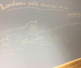 Wandtafel in der Schülerhilfe Landau
