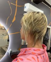 Team Laura Compagnia Della Bellezza Parrucchieri Bild 2