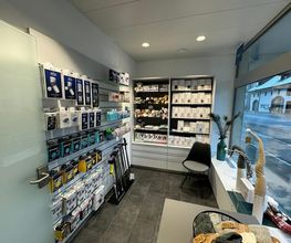 Apotheke-Drogerie Kurz AG Bild 4