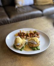 Renny's Bar & Grill image 1