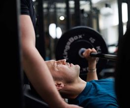 Personal Training Robert Reberger Leistungsorientiertes Training mit Fokus auf Technik, Sicherheit und individuelle Trainingsziele im Studio.