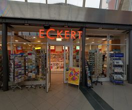 Eckert Saalfeld, Im Bahnhof