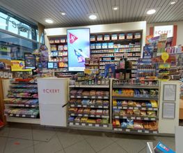 Eckert Saalfeld, Im Bahnhof