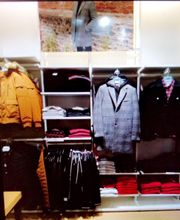 Jules Rennes-Avenue Canada image 4