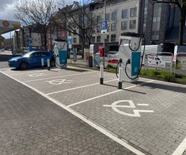 Shell Recharge Charging Station Bild 1