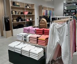Lacoste Outlet One Nation image 5