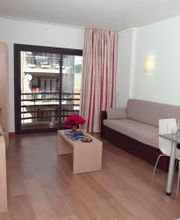 APARTAMENTOSALMIRALLS.jpg