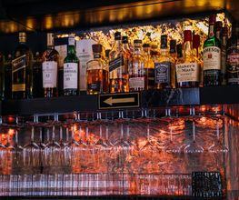 Cue Café Restaurant & Lounge Bar Bild 5
