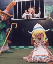 663801-328429-GanselyGretel009.jpg