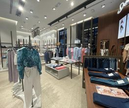 GUESS imagen 6
