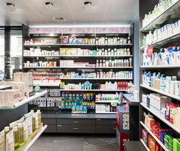 amavita-apotheke-basel-gundeli-produktregale