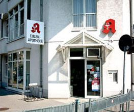 Aussenansicht der Eulen-Apotheke