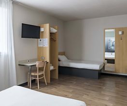 B&B HOTEL Montargis image 5