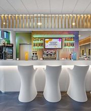 Lobby bar
