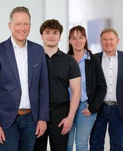 Teamfoto AXA & DBV Versicherung Bernhard Stamm in Freudenberg
