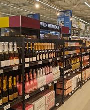 Ontdek onze uitgebreide wijncollectie, zorgvuldig geselecteerd voor de liefhebber en horeca. Van wereldberoemde wijnen tot verborgen parels, onze wijnafdeling biedt voor ieder wat wils, met advies van onze experts om de perfecte keuze te maken.