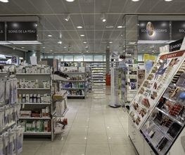 interieur-sun-store-martigny-cristal