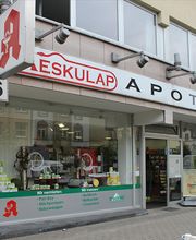 Aussenansicht der Aeskulap-Apotheke