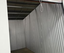 Lagerbox mieten in Ibbenbüren – sichere Lagerfläche.
Abschließbare Lagerbox bei Lager Eule 365 in Ibbenbüren – perfekt für Möbel, Werkzeuge oder persönliche Gegenstände. Flexible Lagerlösungen für Privat und Gewerbe.