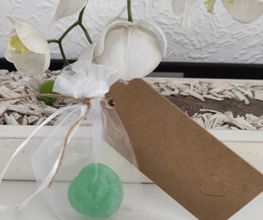 Organza mit Seife und Namensschild