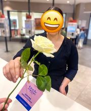 🌹 Journée des Droits des Femmes 🌹
Aujourd’hui, nous célébrons les femmes !
 Pour l’occasion, une rose est offerte à chaque femme dans votre Burger King.
Et pour rendre cette journée encore plus spéciale, notre partenaire Body Minute – Centre Commercial Val de Fontenay se joint à nous pour célébrer toutes les femmes et vous offre un abonnement d’un mois a leur programme VIP. 

Passez nous voir aujourd’hui et repartez avec votre rose ! 💐